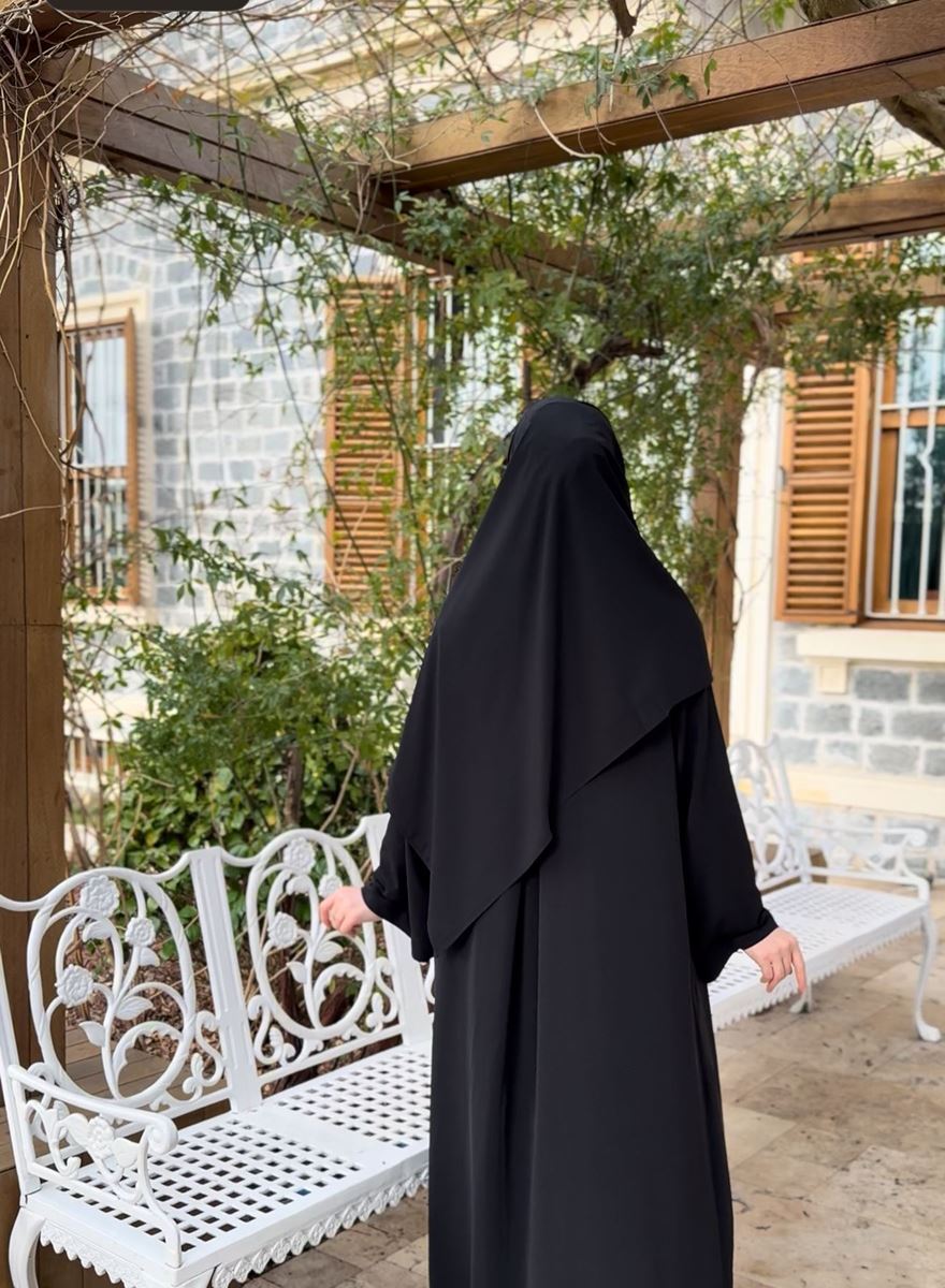 (SİYAH)Feraye Şal takım resmi
