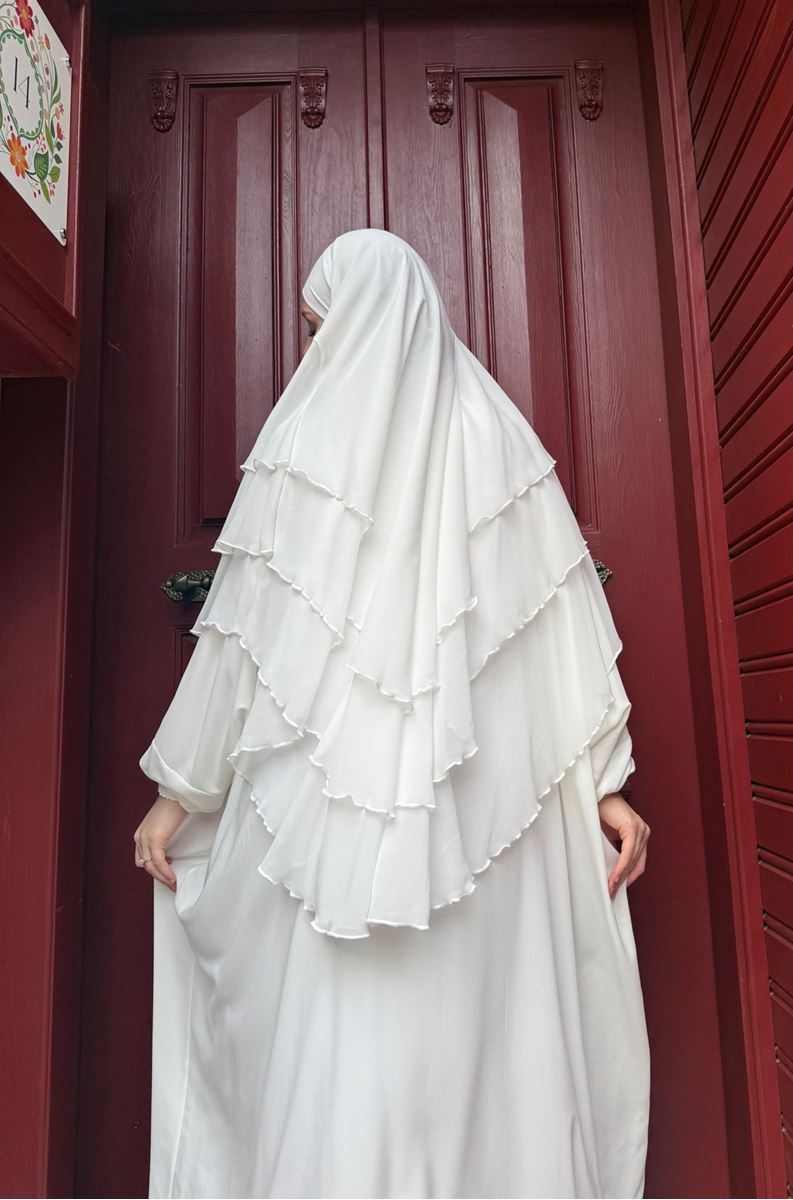 Hanne Nurun oval Beyaz Takım resmi